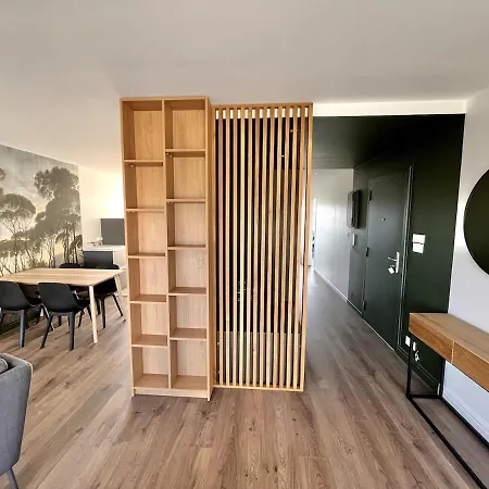 Free Parking - Air Conditioning - Wifi - Silent Apartment